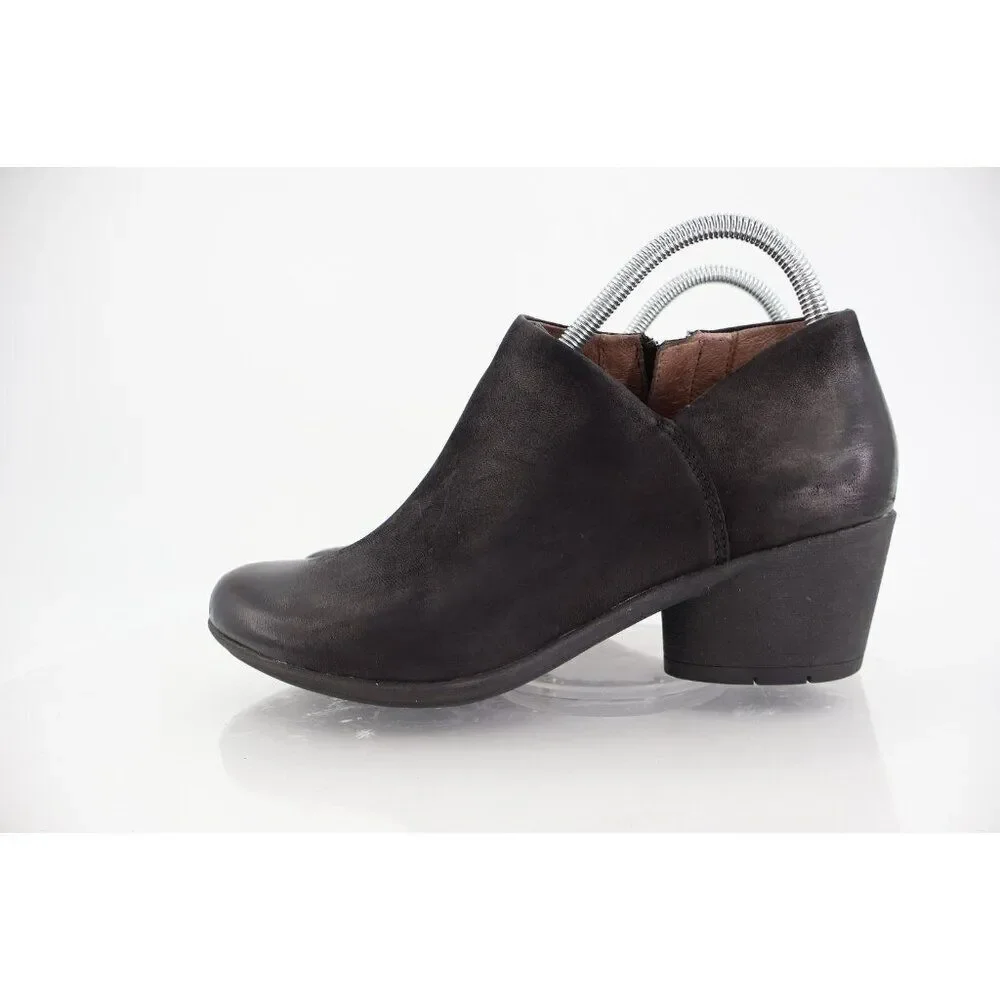 Dansko Women's Raina Bootie Size 39 8.5 Round Heel Black Nubuck Leather Shoes